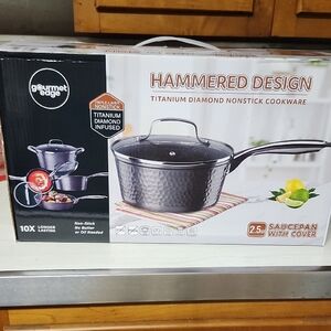 2.5qt Gourmet Edge Hammered Design Saucepan with Cover